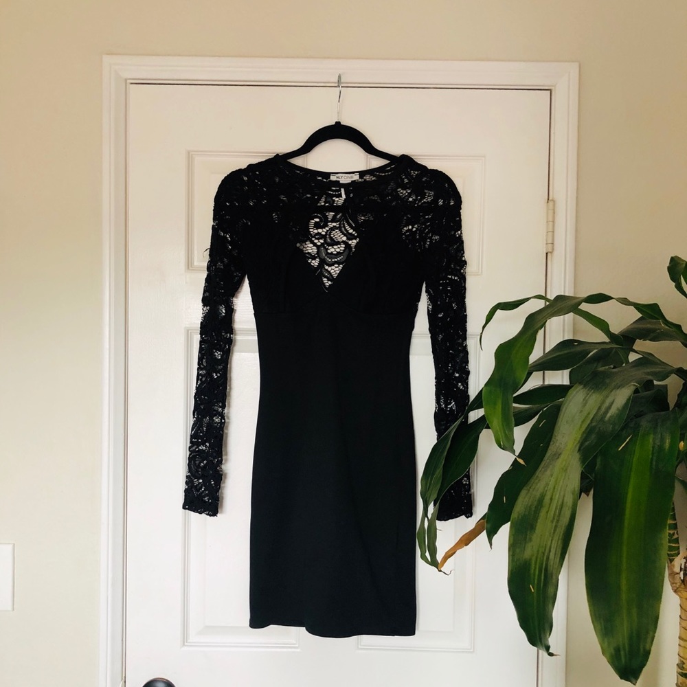 NLY ONE Lace Sleeve Keyhole Dress